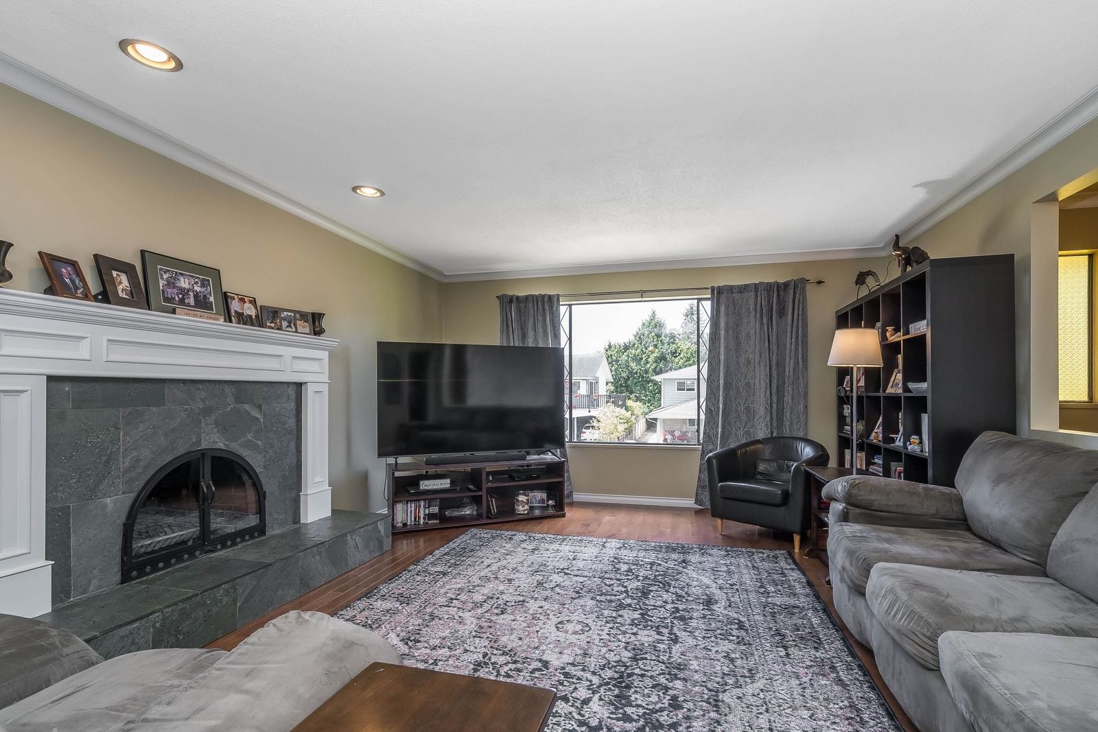 Listing Image 7