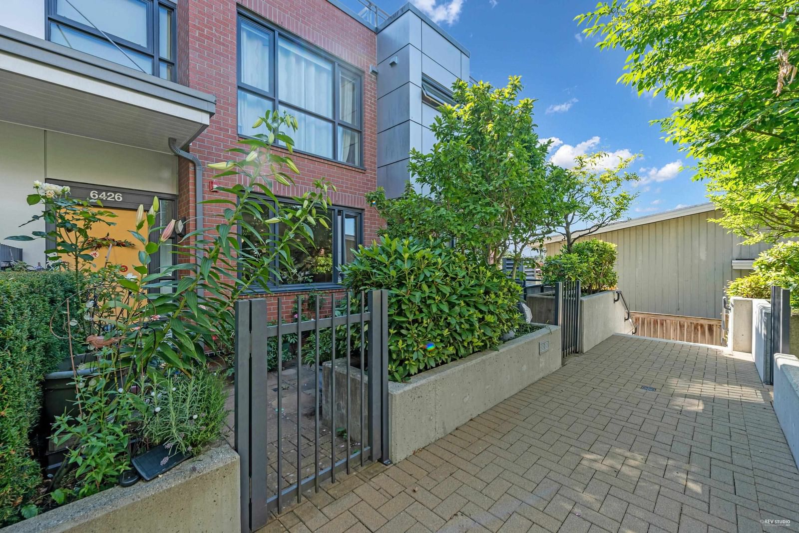 Listing Image 6