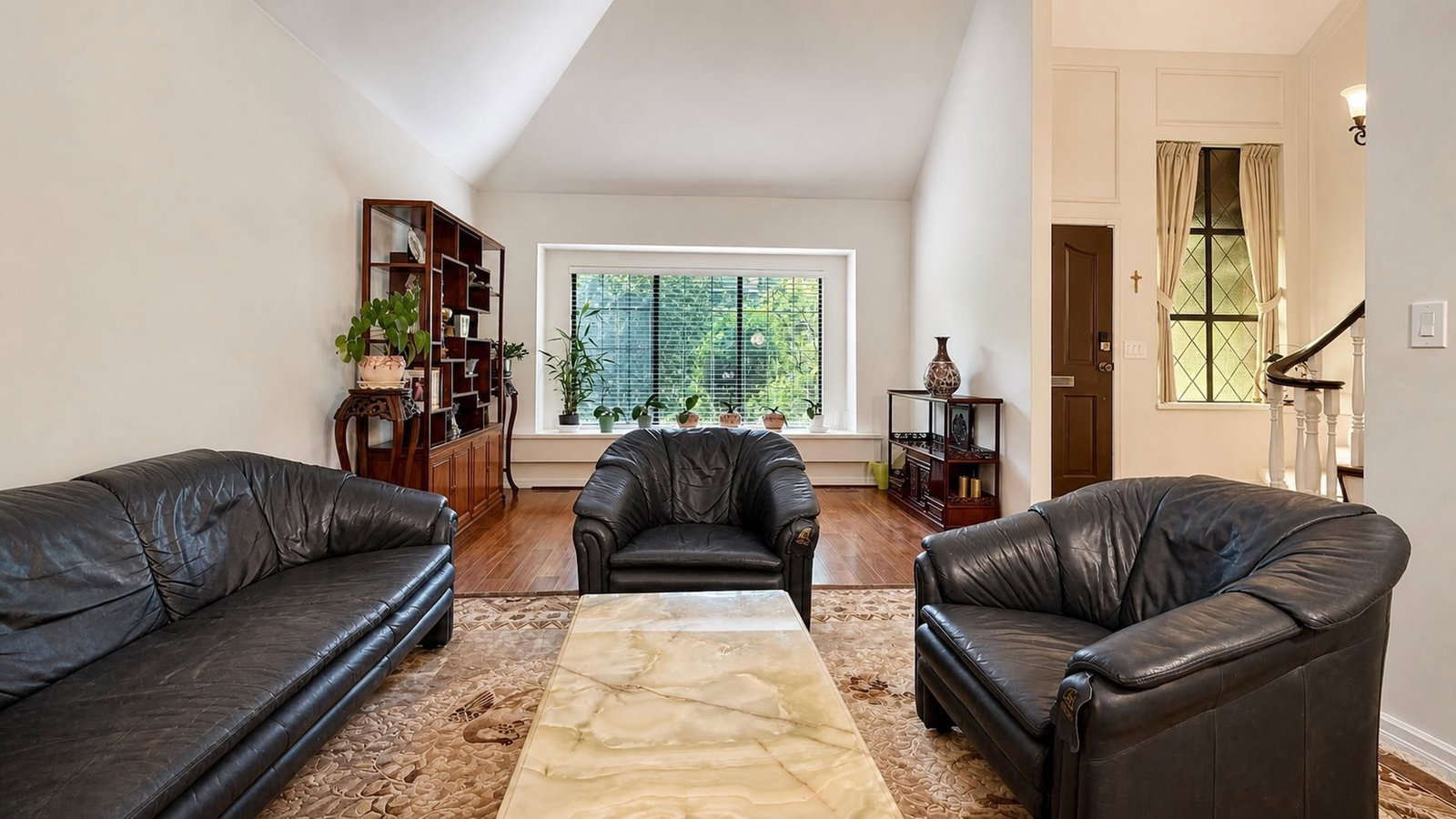 Listing Image 12