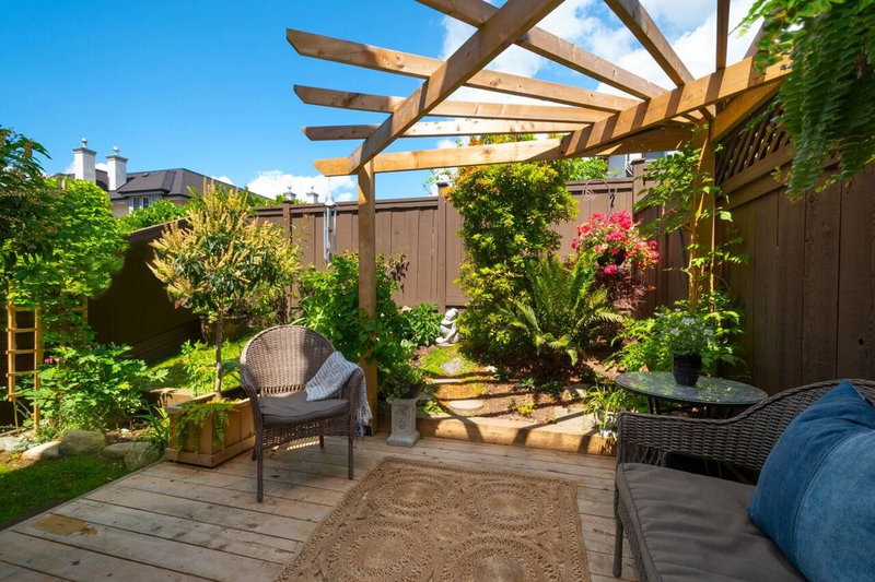 10 - 230 14th Street W