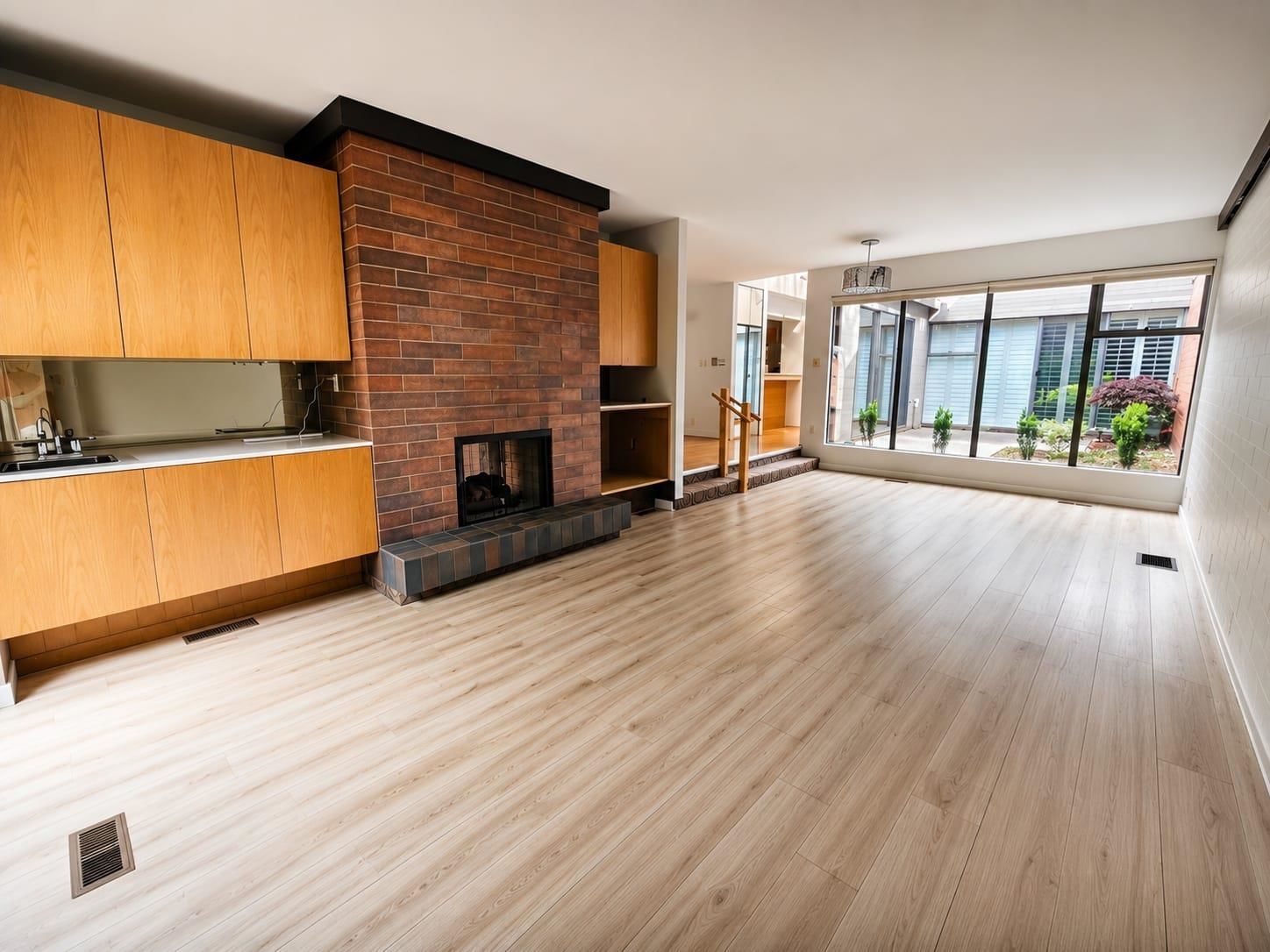 3 bedroom Townhouse exterior view at 406 Greensboro Place, South Cambie - 2481 sq ft property built in 1978