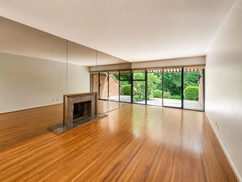 406 Greensboro Place