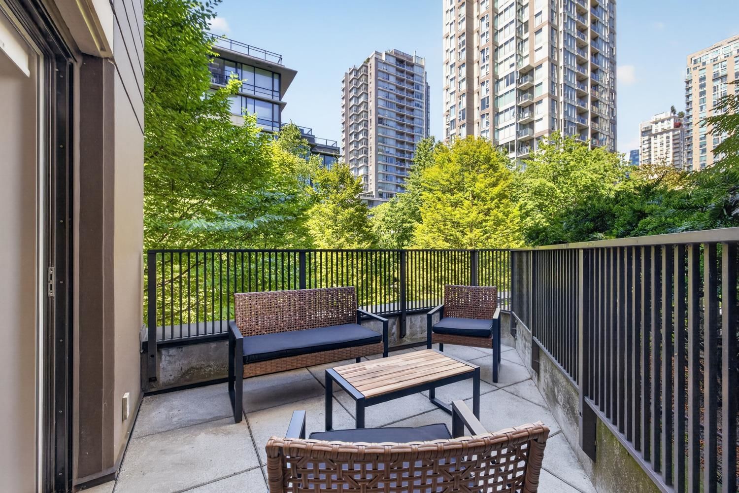 Listing Image 9
