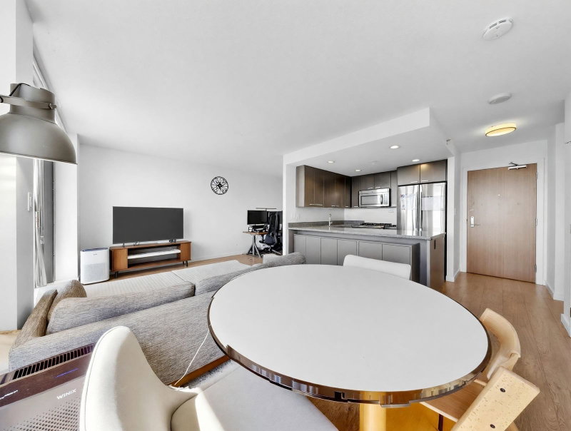 1802 - 2232 Douglas Road