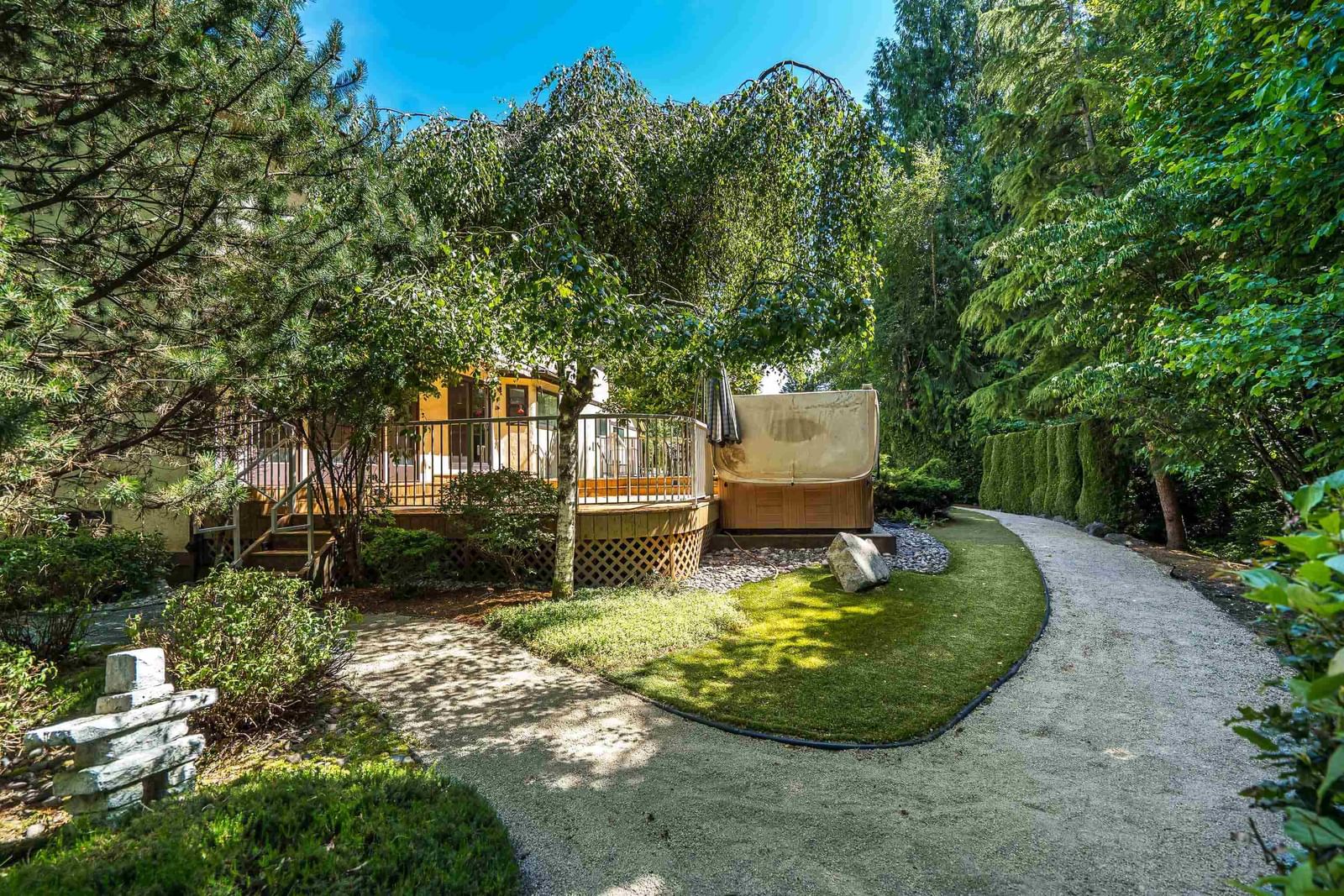 Listing Image 4