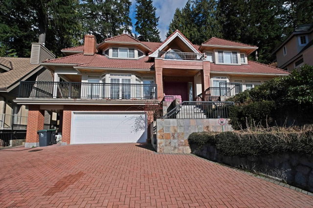 4989 Chalet Place