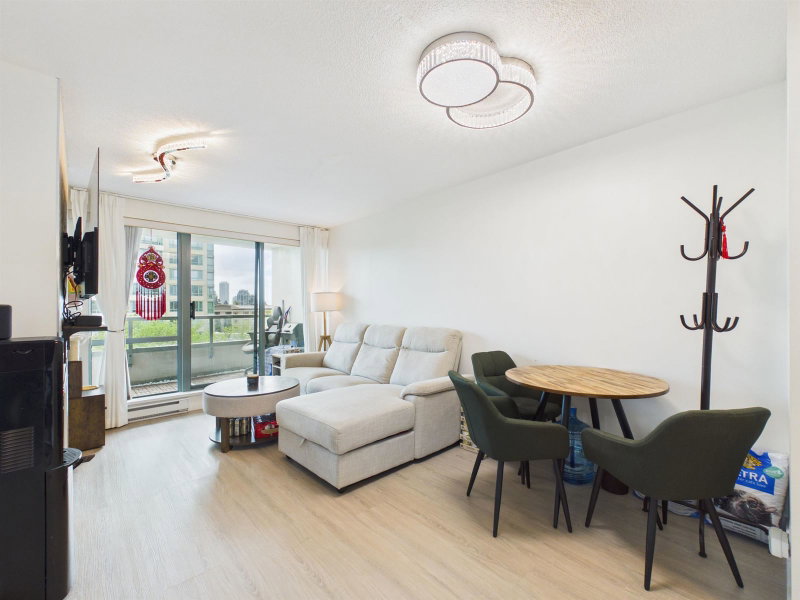 501 - 6611 Southoaks Crescent
