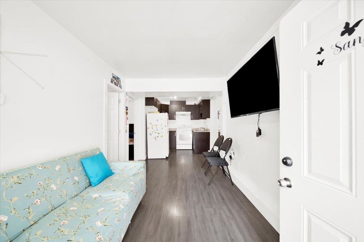 Listing Image 18