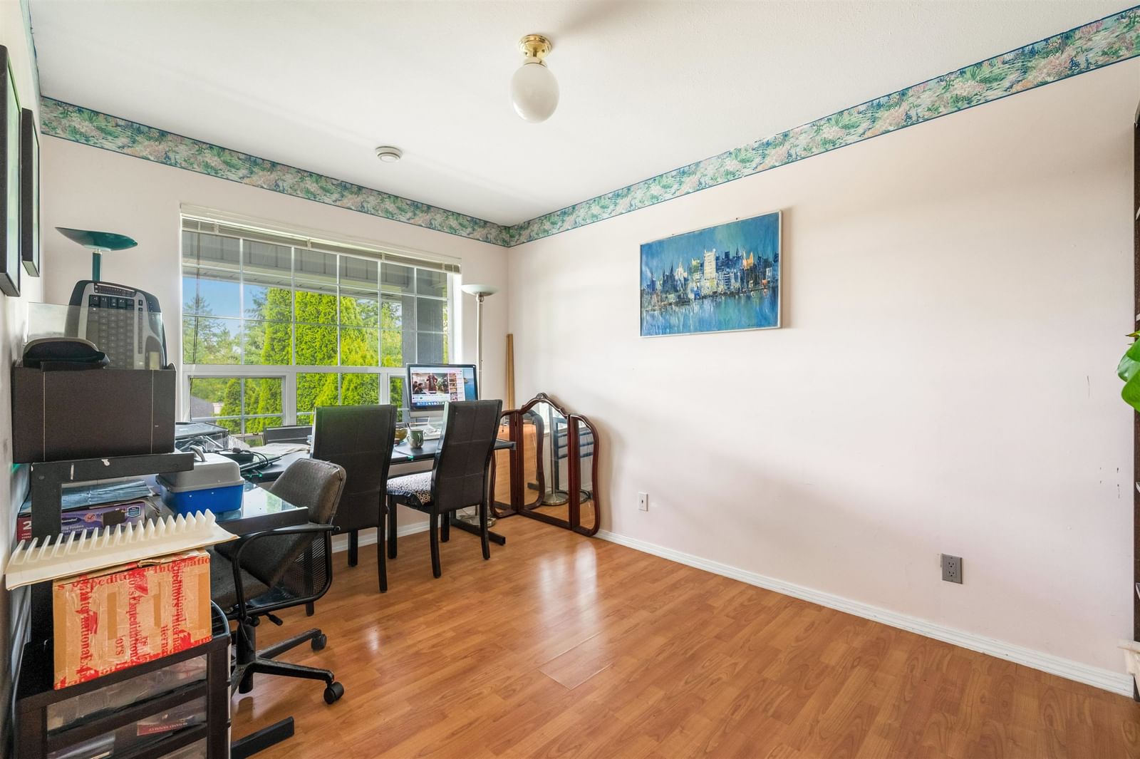 Listing Image 12