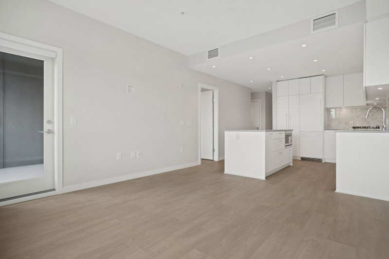 612 - 110 17th Street E