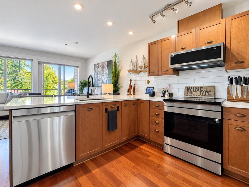 202 - 414 Gower Point Road