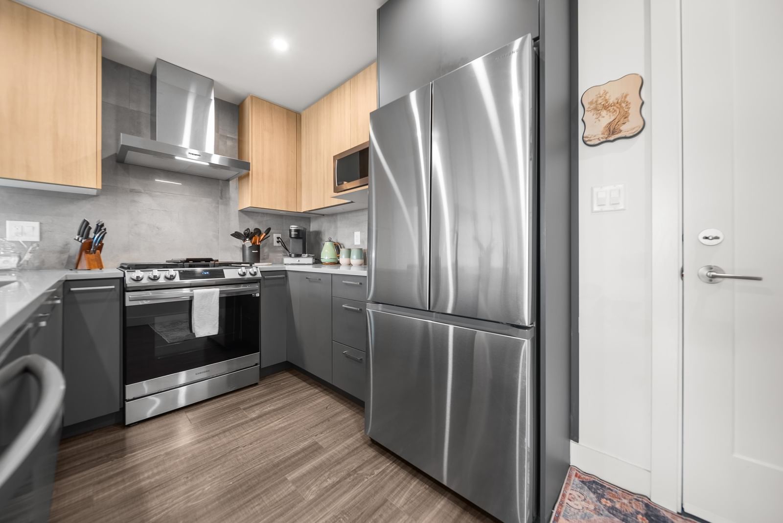Listing Image 19