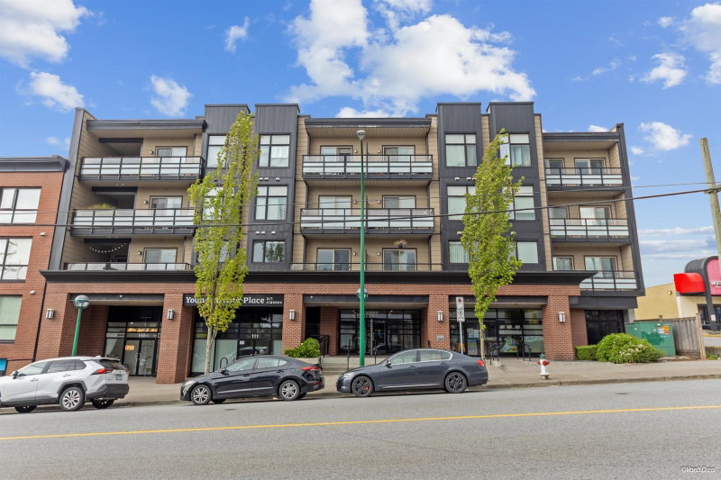 211 - 7727 Royal Oak Avenue
