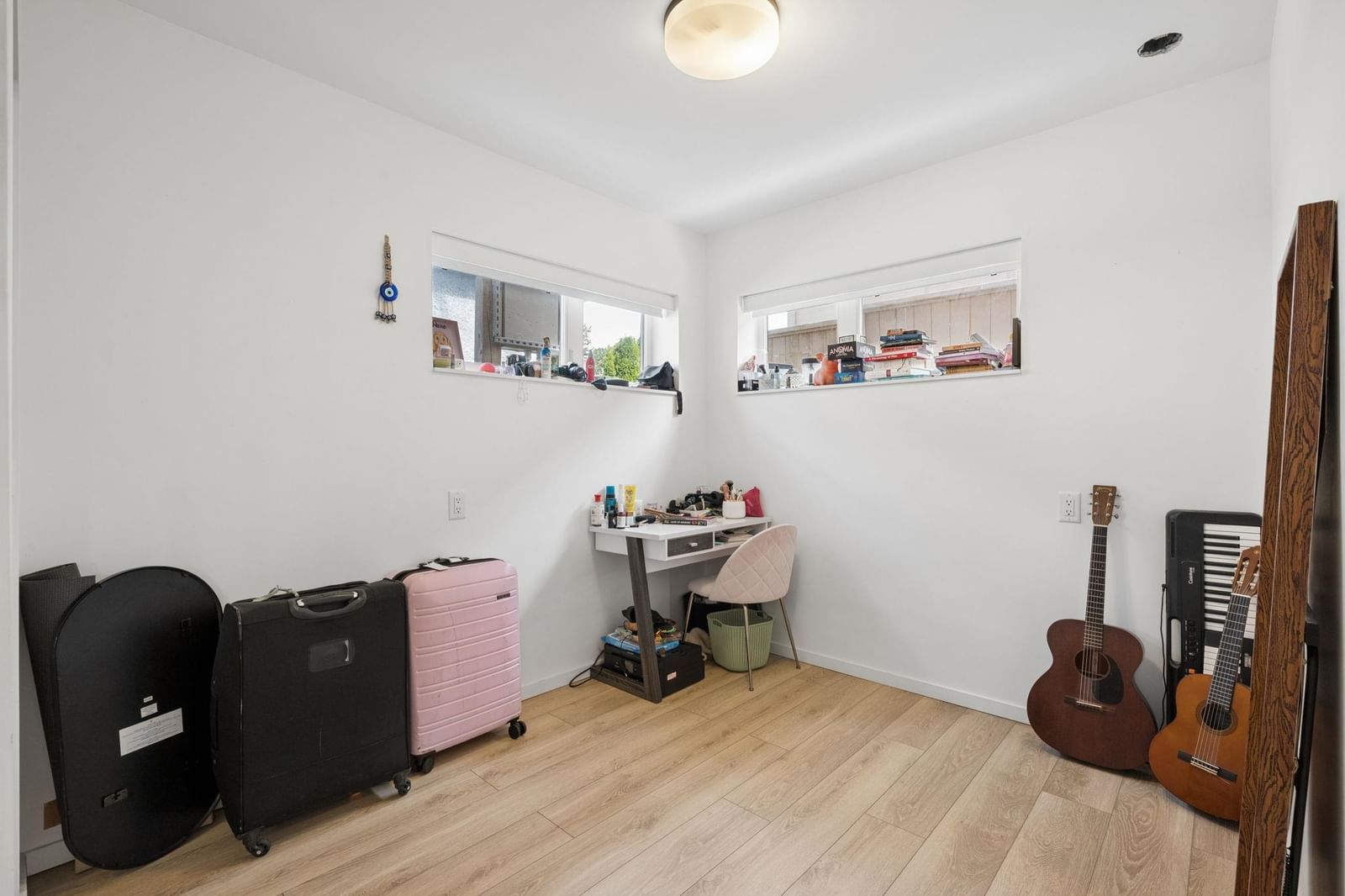 Listing Image 25