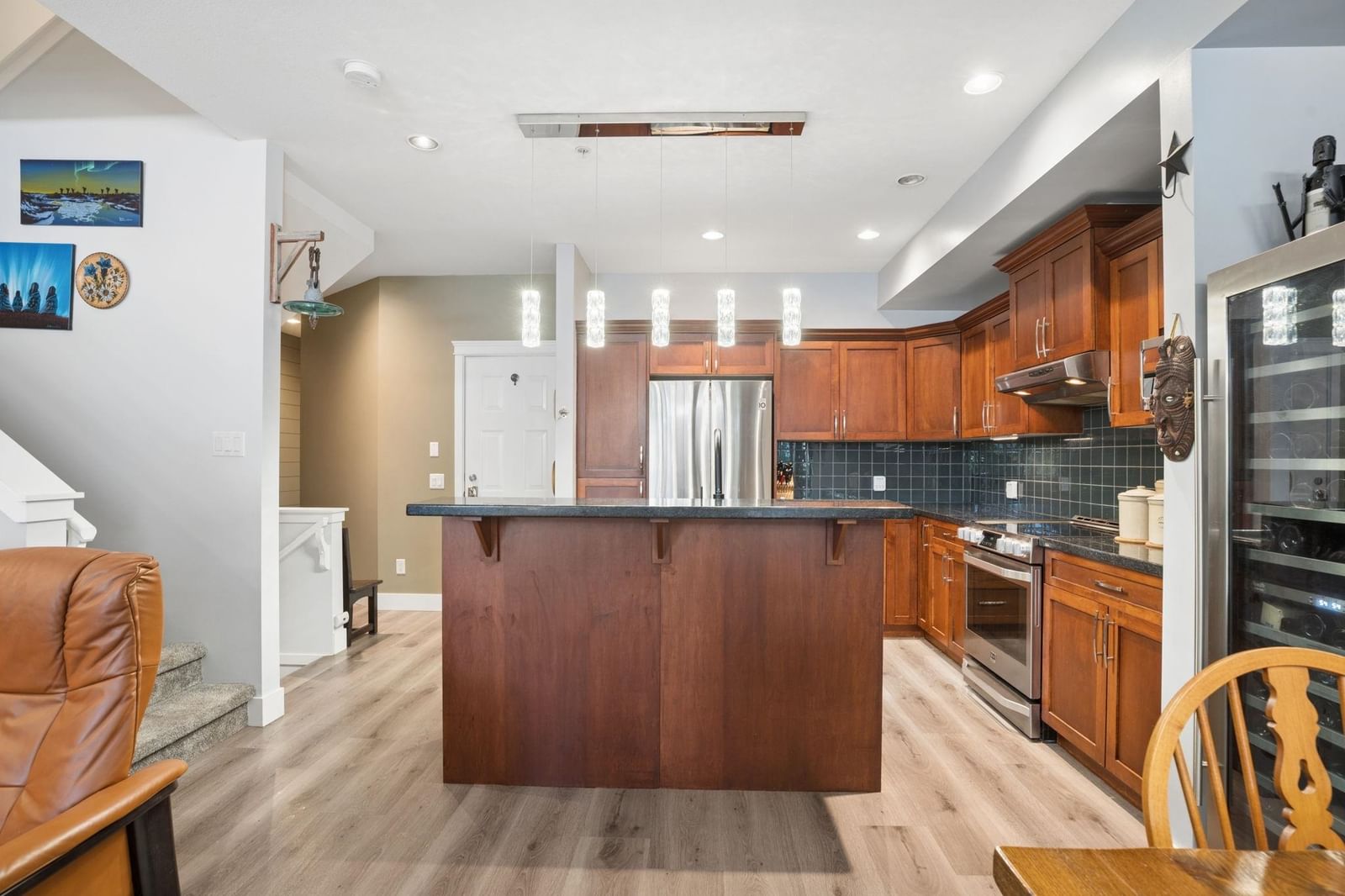 Listing Image 8