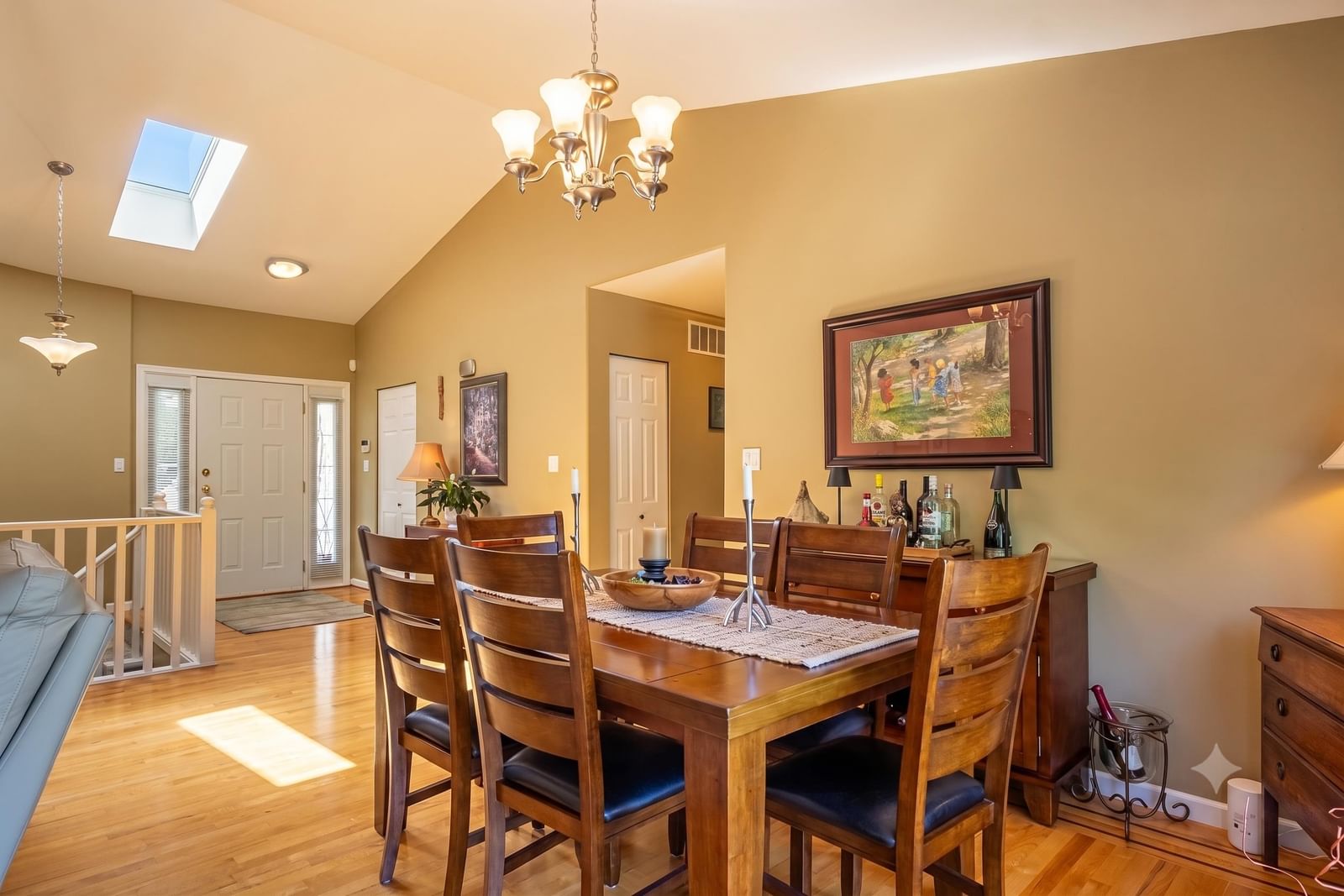 Listing Image 12
