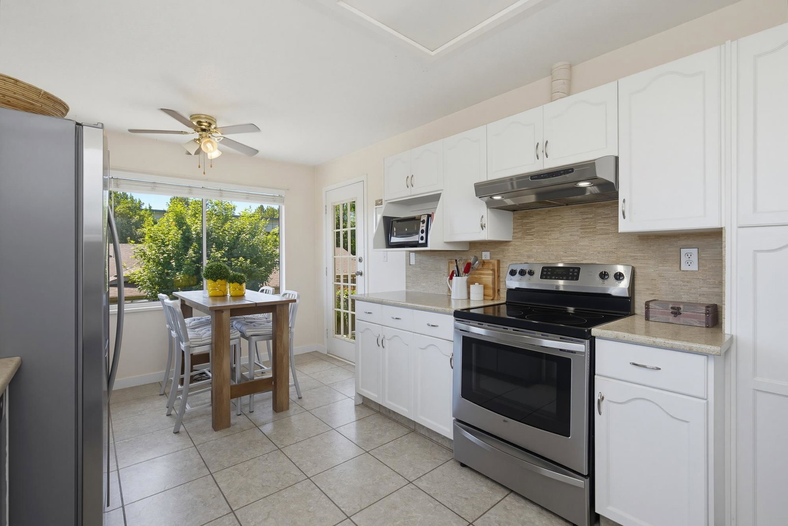 Listing Image 10
