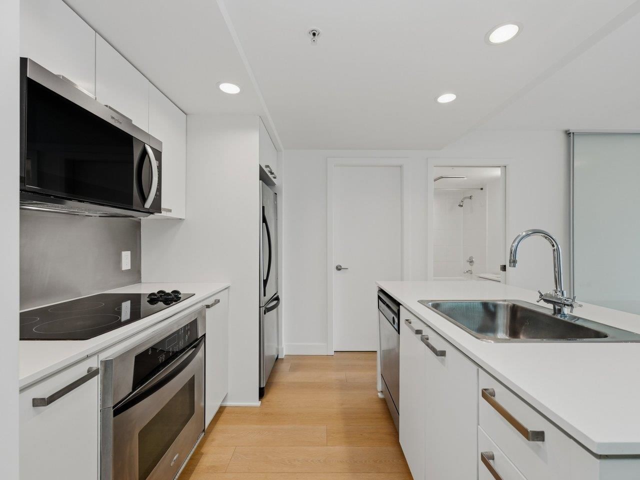Listing Image 16