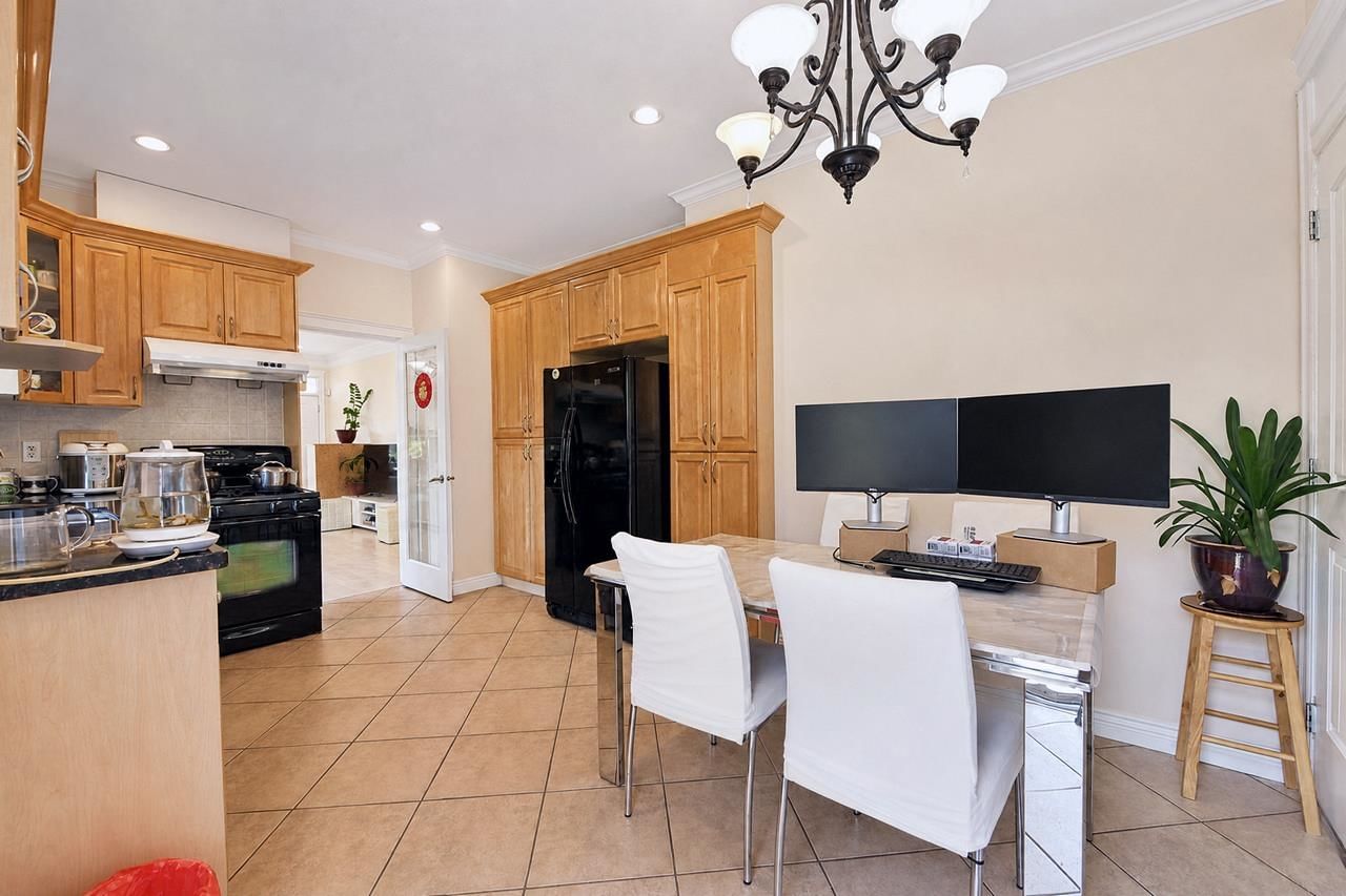 Listing Image 10