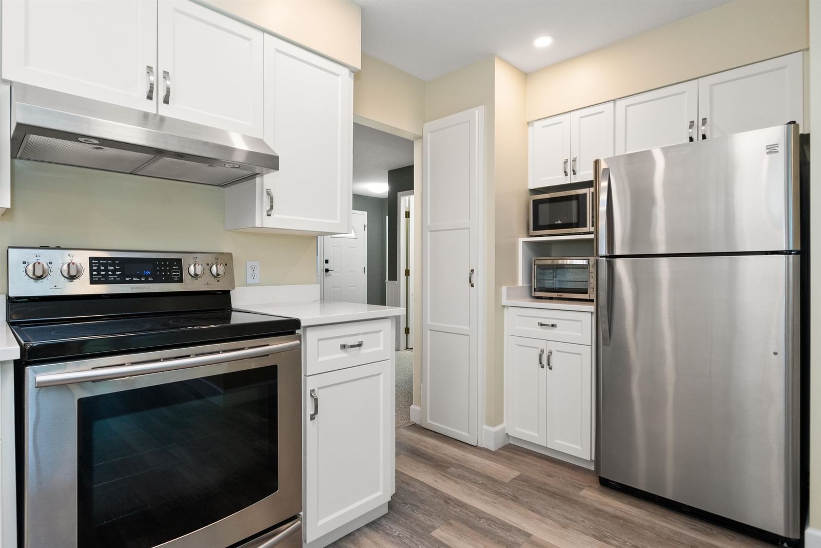 Listing Image 10