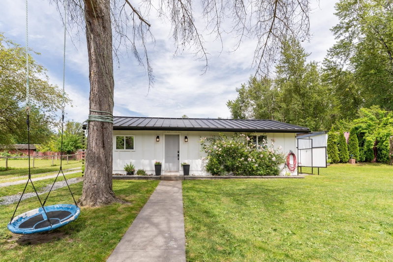 24991 100 Avenue
