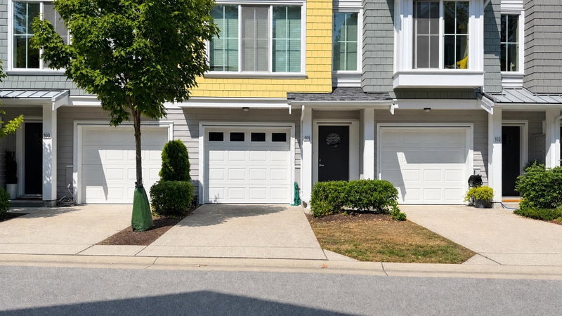 101 - 5550 Admiral Way