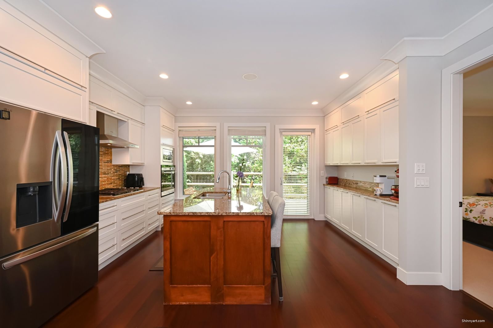 Listing Image 11