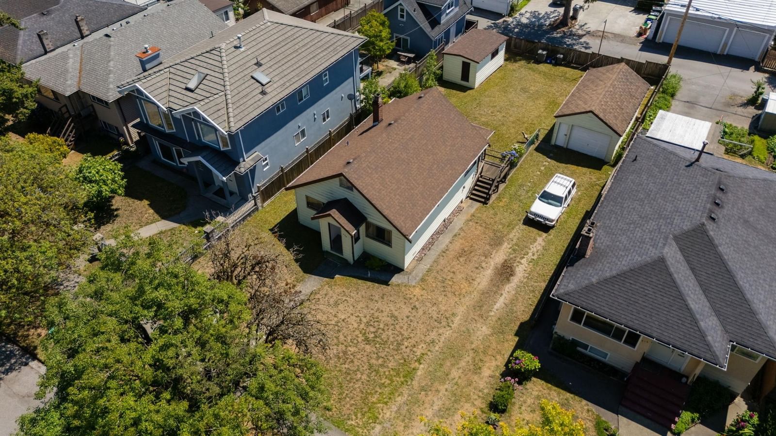 Listing Image 10