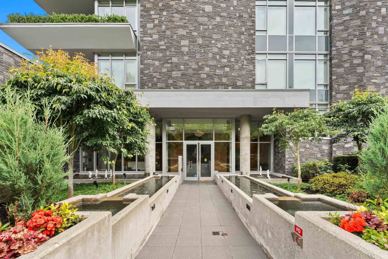 401 - 888 Arthur Erickson Place