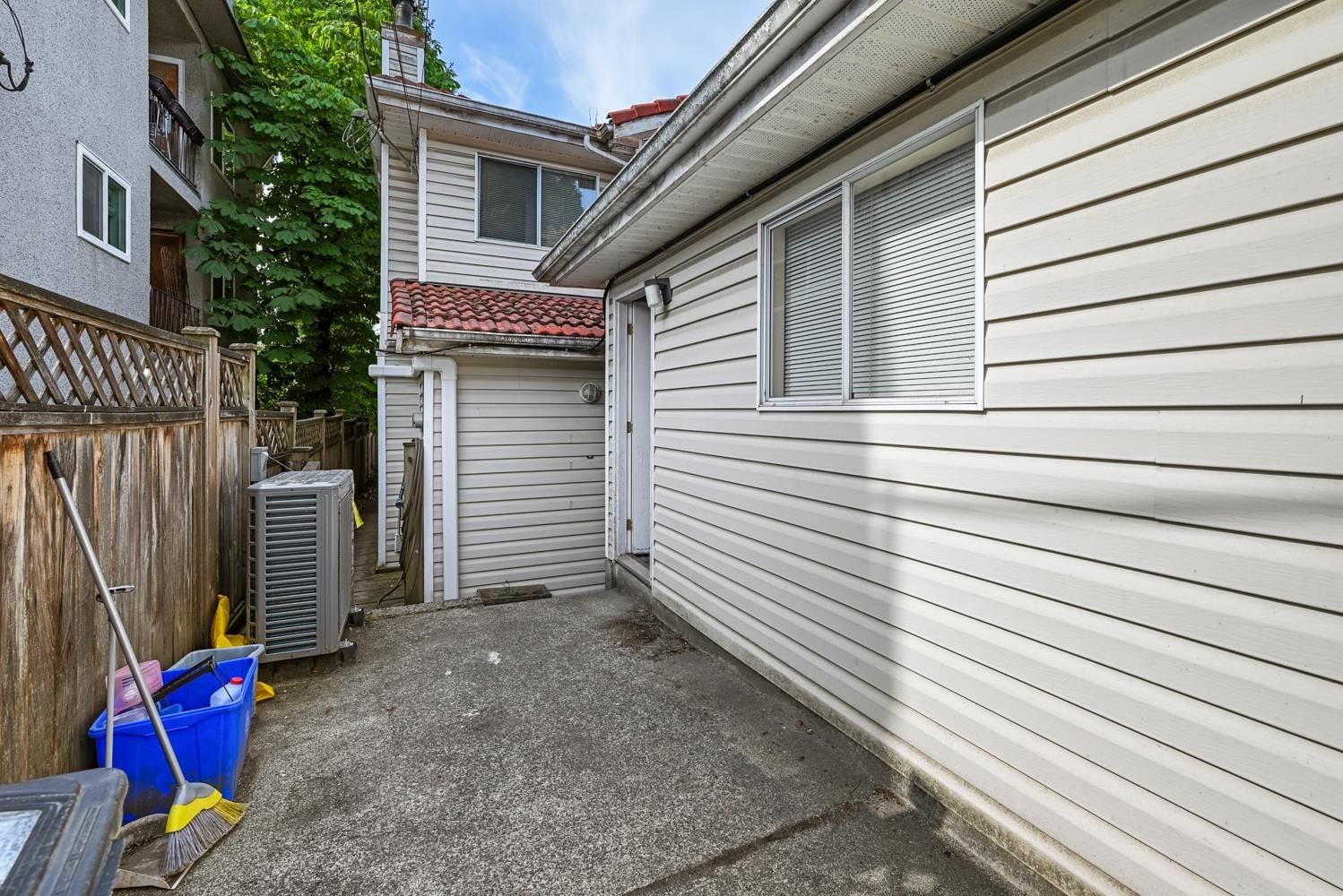 Listing Image 23