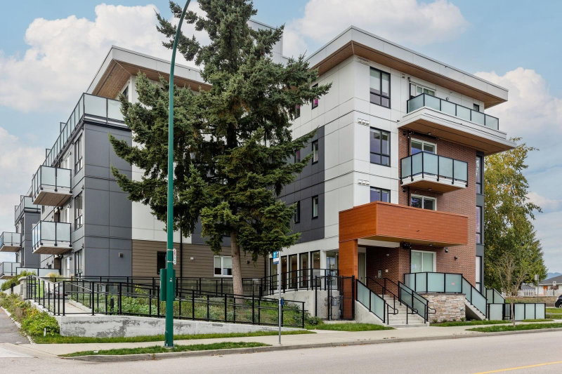 403 - 4933 Clarendon Street