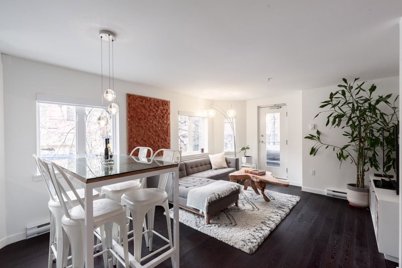 203 - 370 Carrall Street