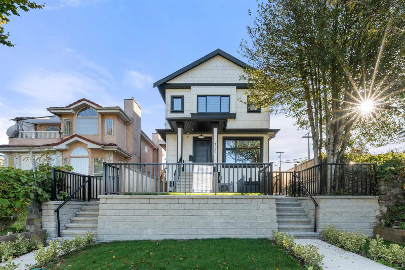 4318 Nanaimo Street