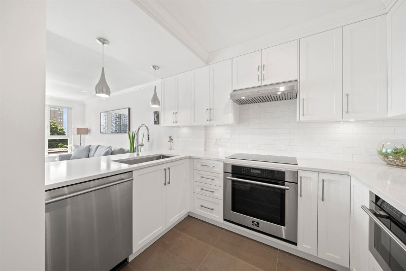 502 - 1838 Nelson Street