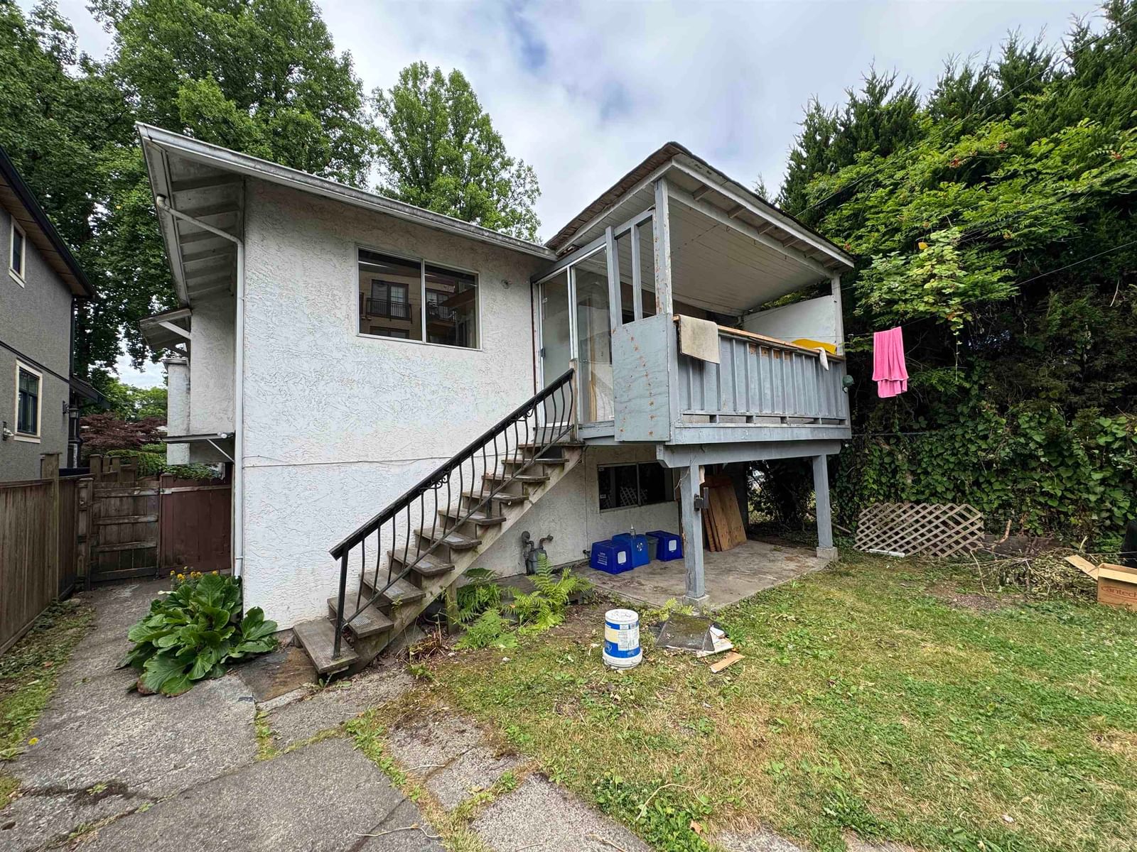 Listing Image 4