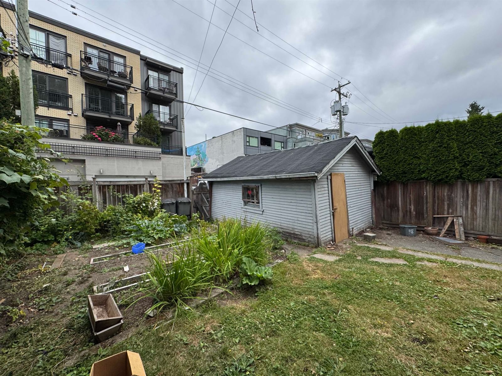 Listing Image 6