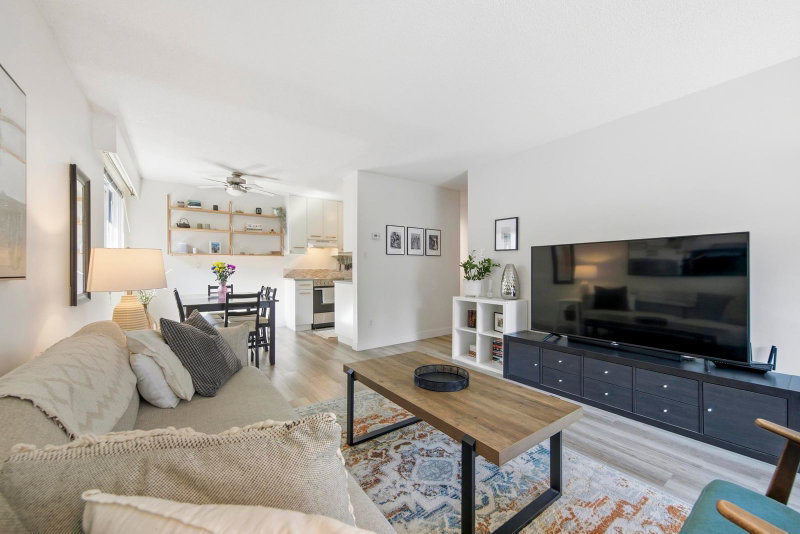 270 3rd Street W #203, North Vancouver, British Columbia