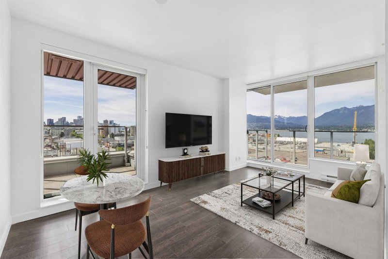 902 - 933 Hastings Street E