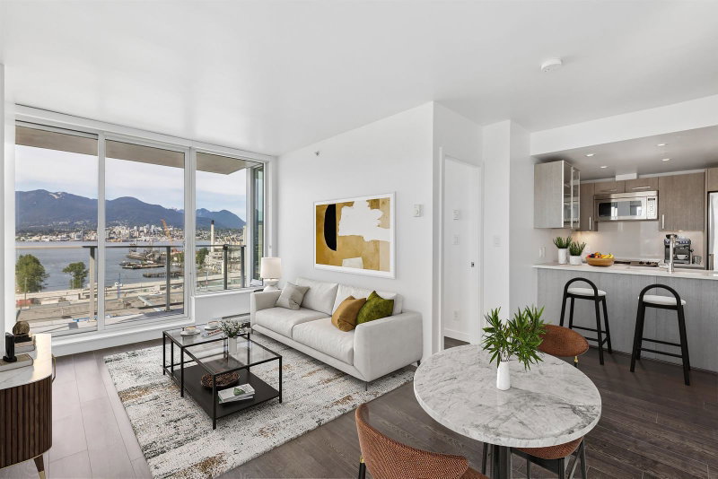 902 - 933 Hastings Street E