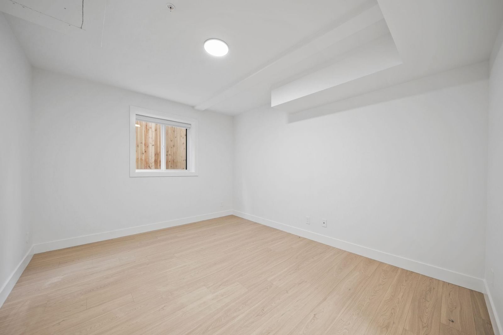 Listing Image 30