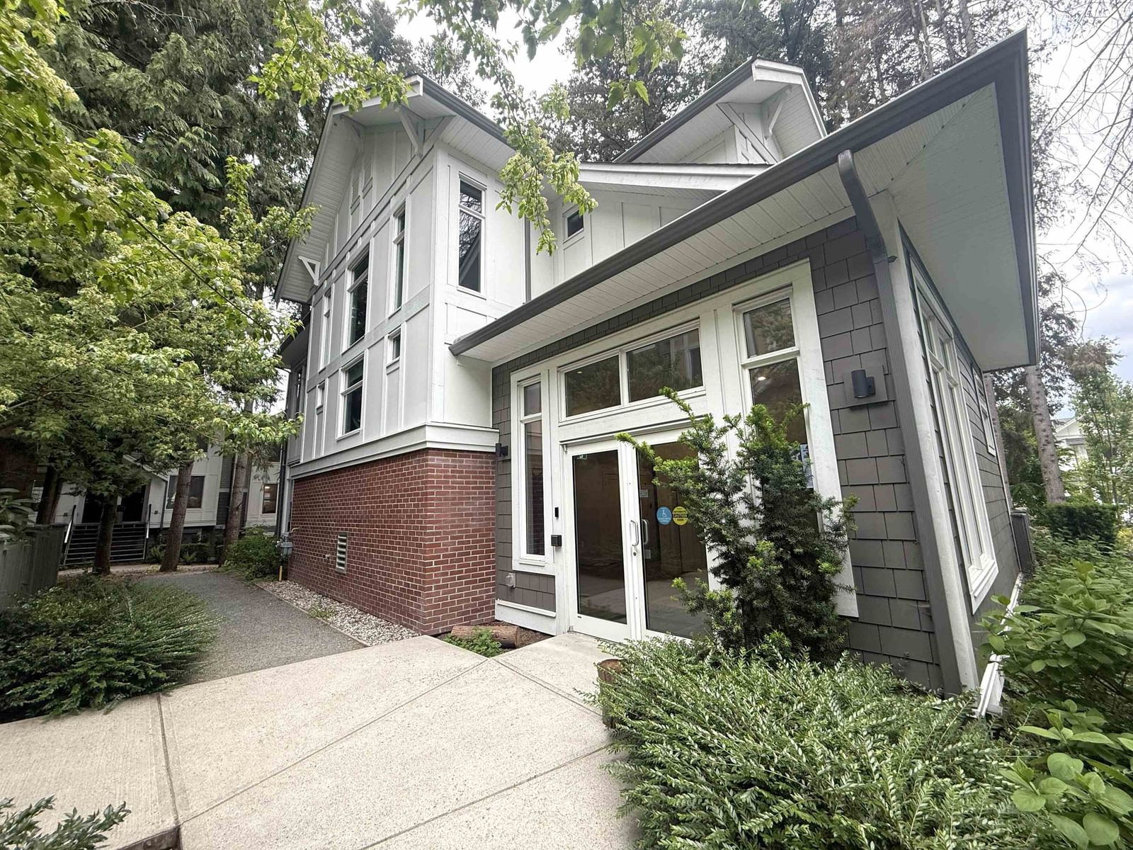 Listing Image 27