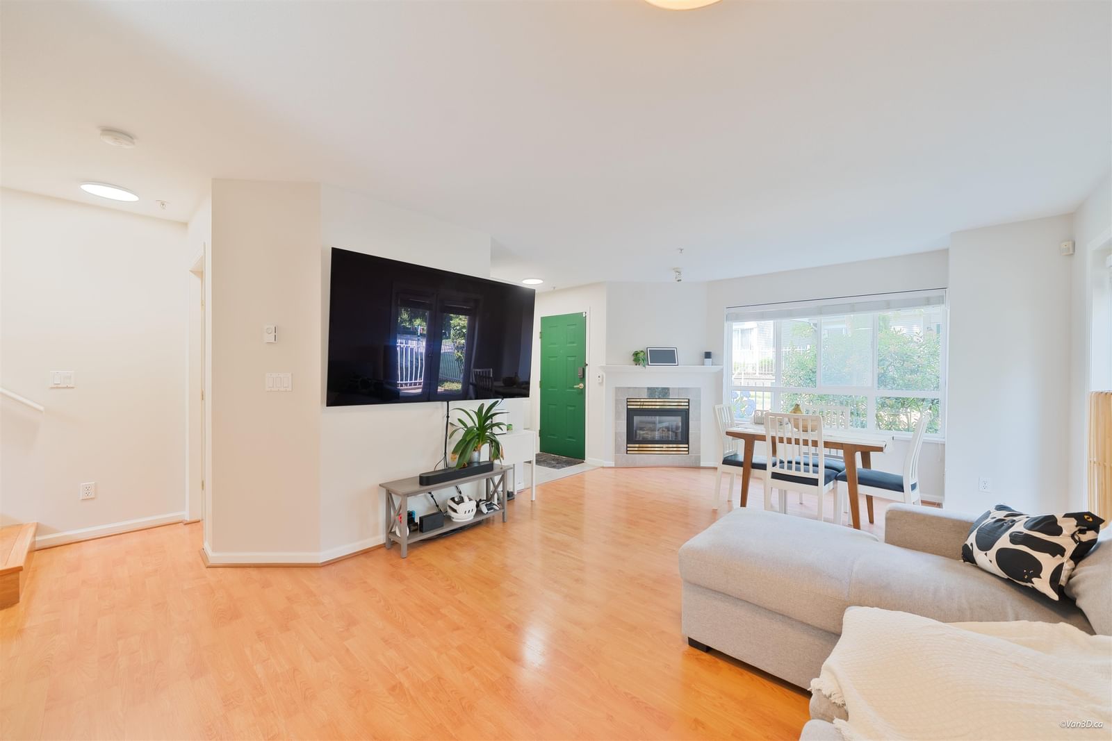 Listing Image 5