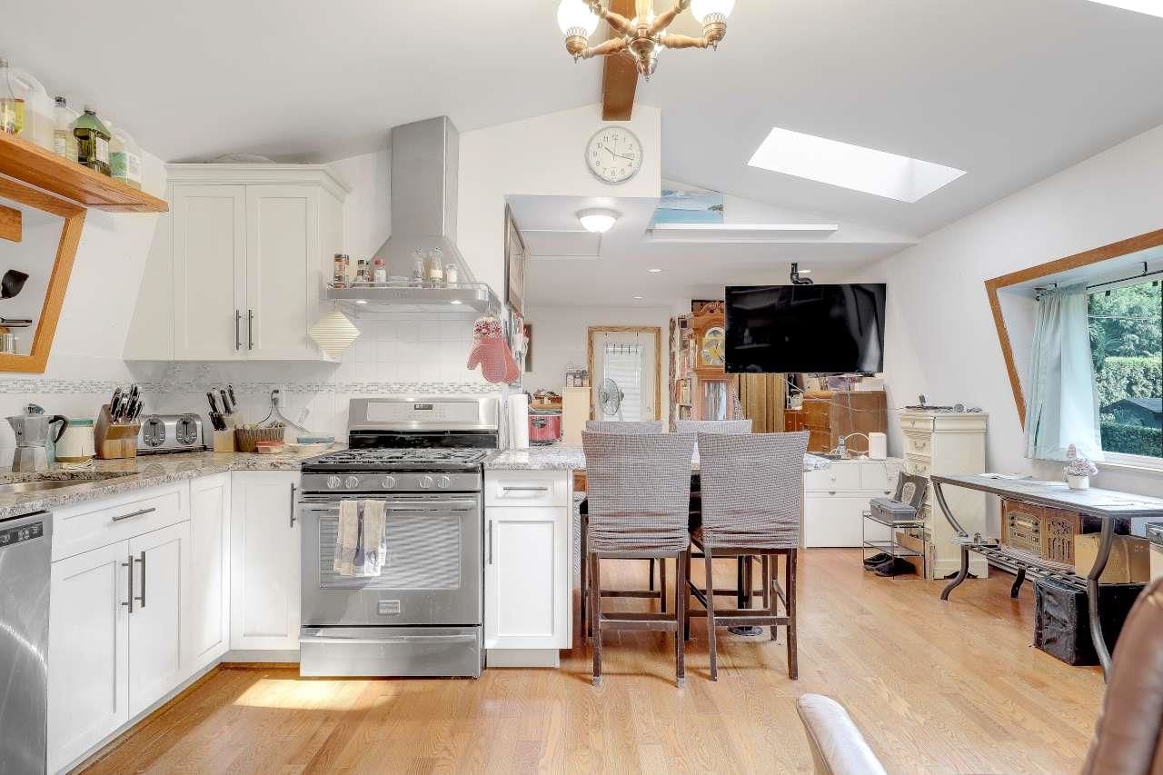 Listing Image 12