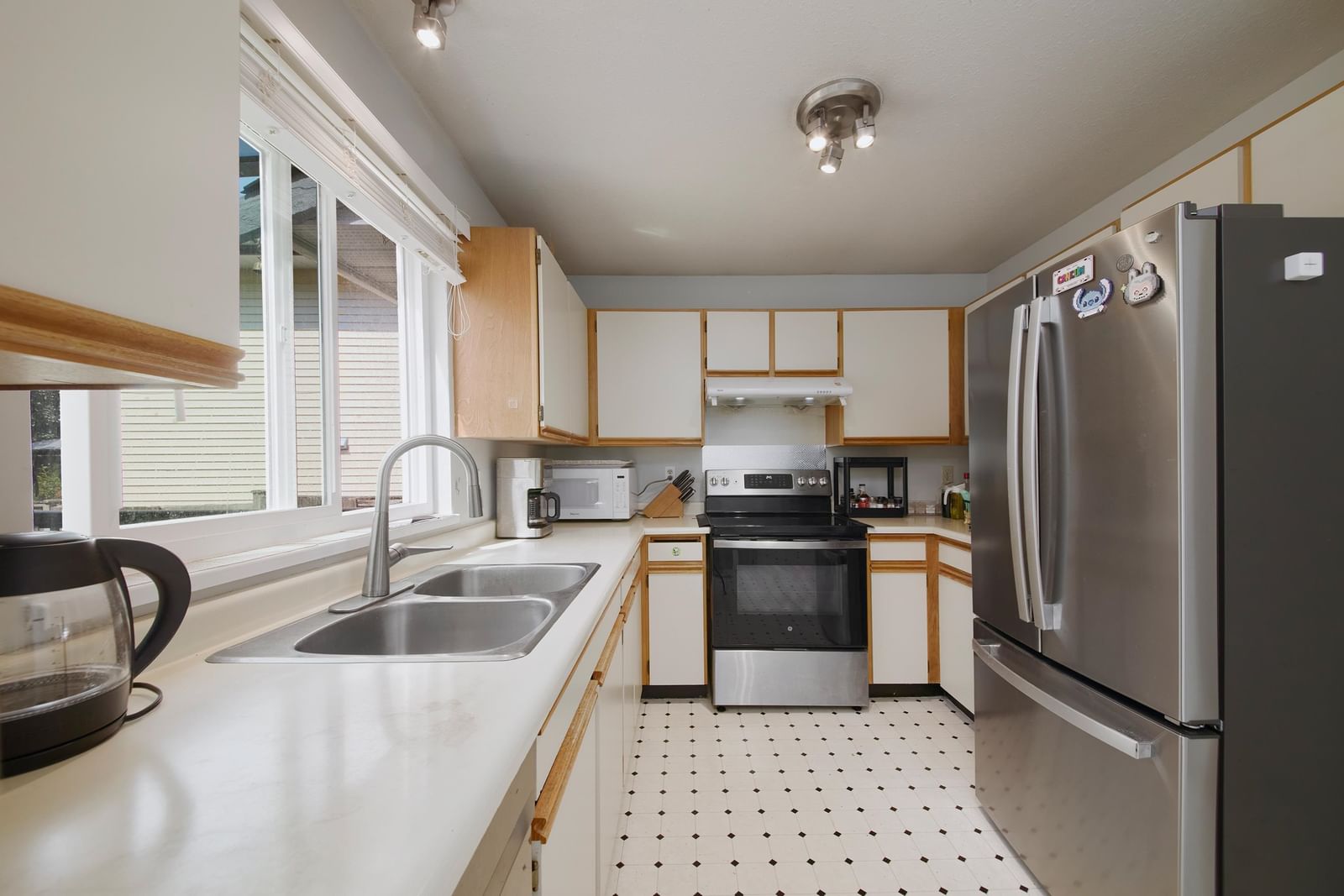 Listing Image 16