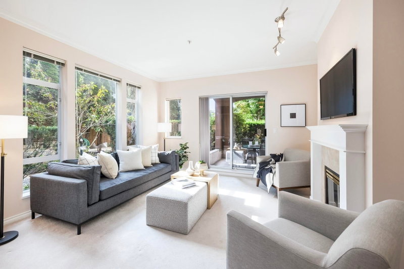 206 - 678 Queens Road W