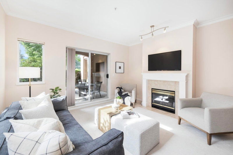 206 - 678 Queens Road W