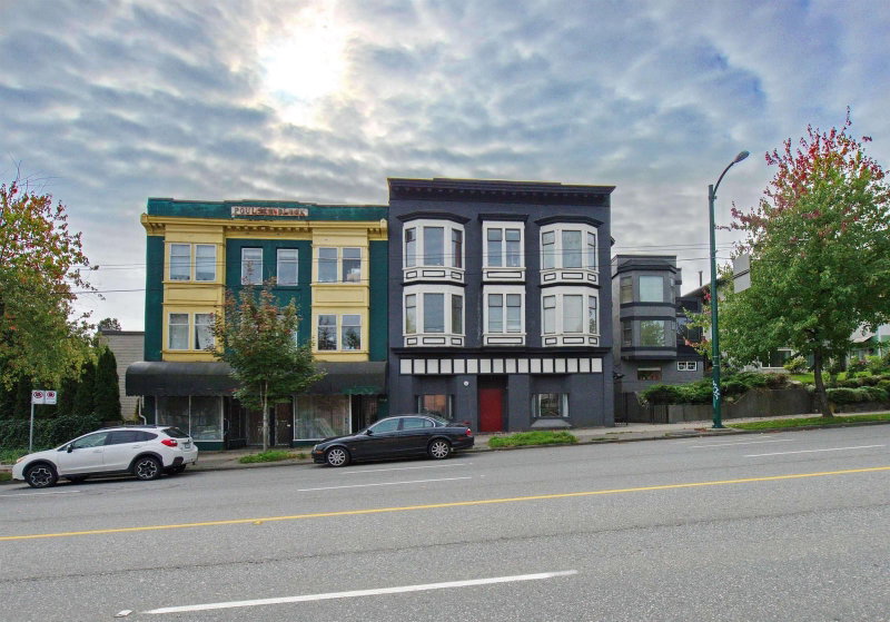 2 - 862 Broadway E