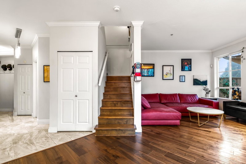204 - 815 First Street
