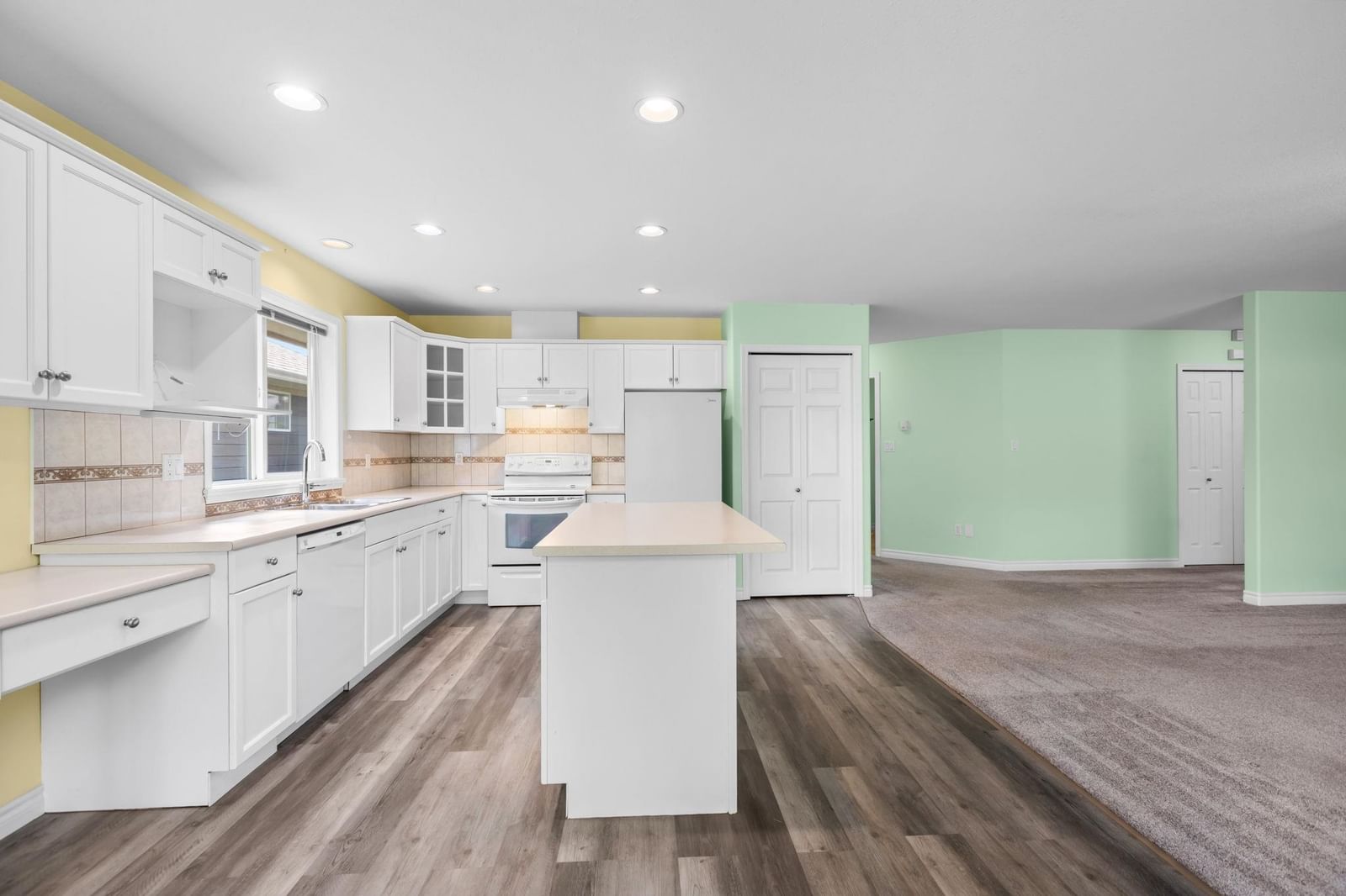 Listing Image 15