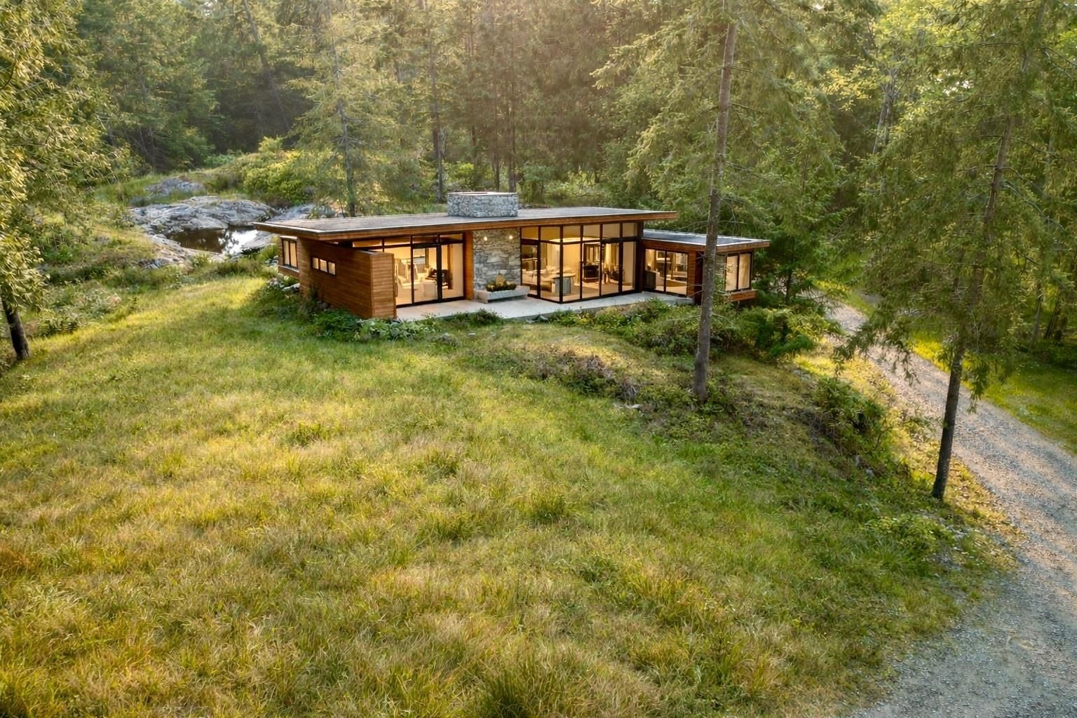 Listing Image 4